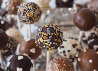 Jak zrobić lizaki na patyku? Jak zrobić lizaki na patyku?
