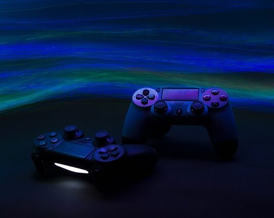 Czy da się grac Xbox z PS5?